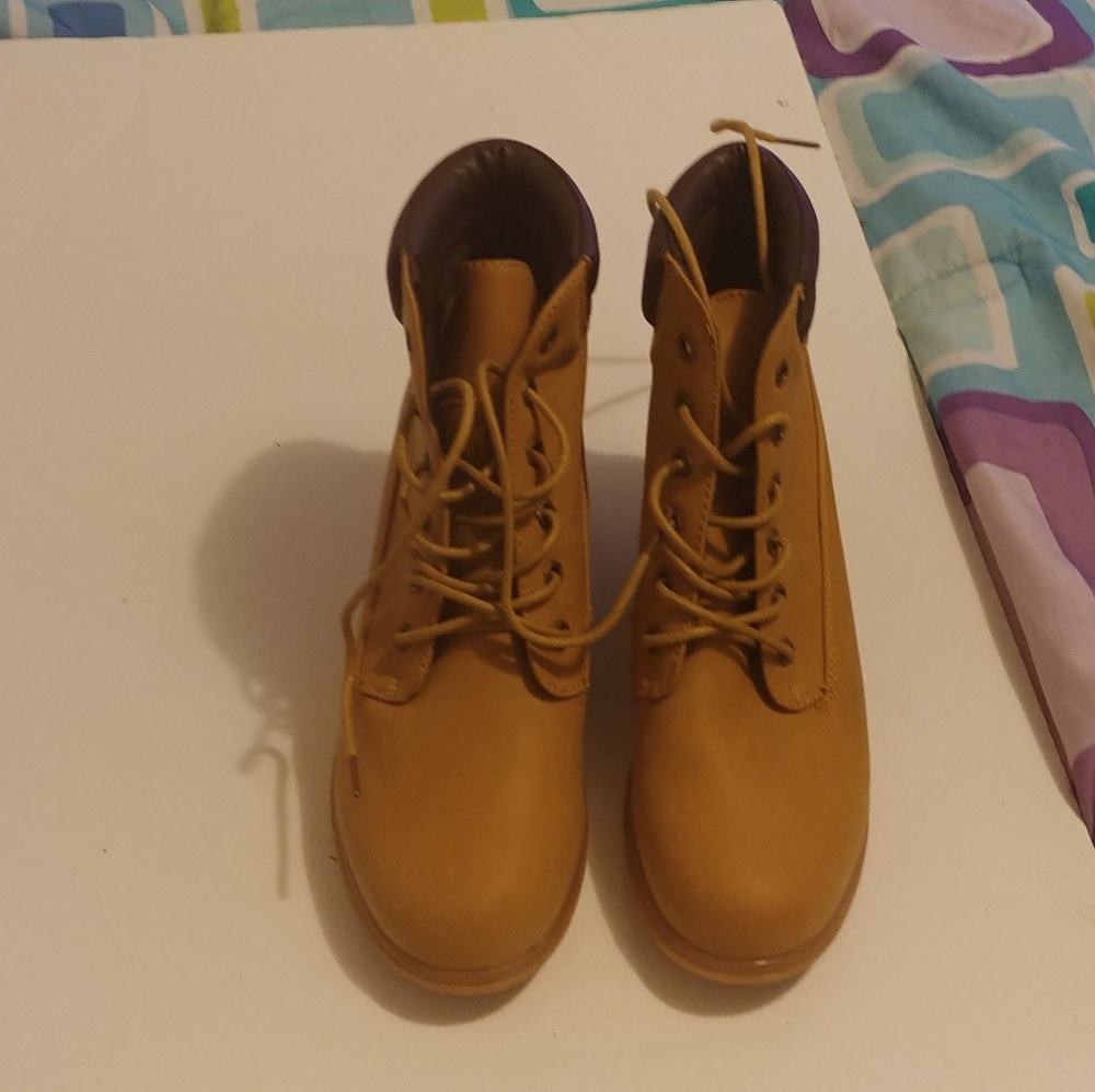 Bella Marie: Wedge Booties